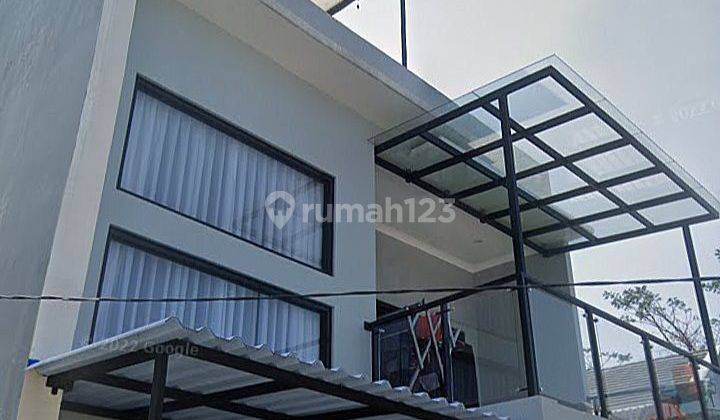 Rumah 2 Lantai Ada Rooftop Dijual Semi Furnished Kota Bandung 1