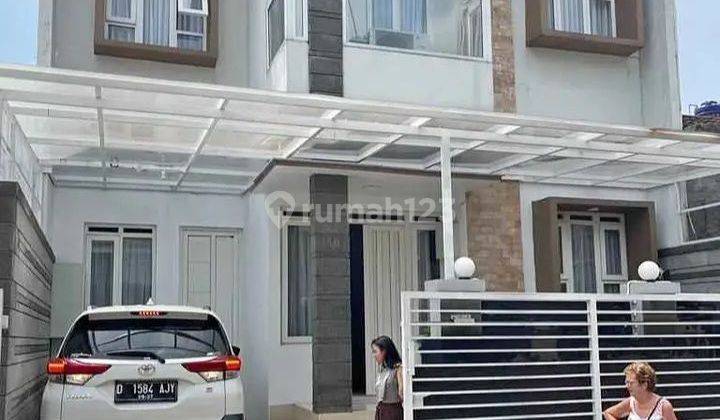 Rumah 2 Lantai Dijual Semi Furnish Belakang Mim Soetta  1