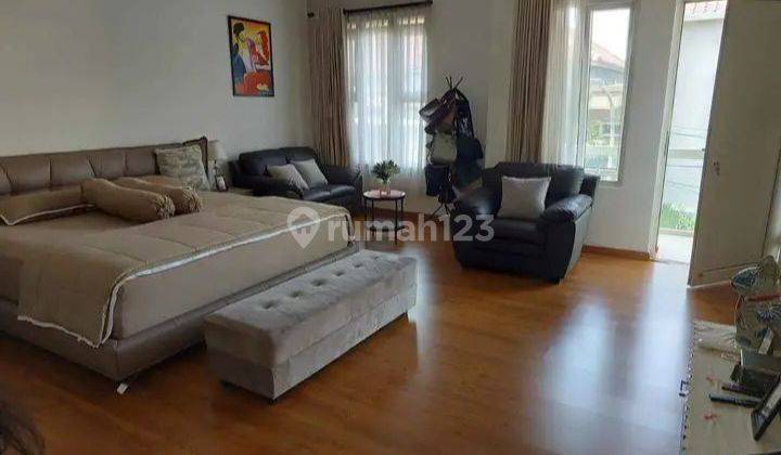 Rumah 2 Lantai Dijual Semi Furnish Belakang Mim Soetta  2