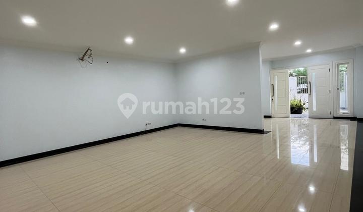 Dijual Rumah Mewah Taman Surya Kondisi Baru & Siap Huni 2