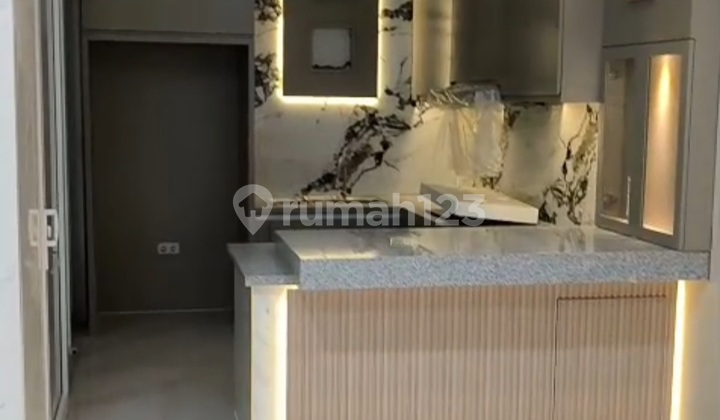 Rumah 3 Lantai American Classic Sunter Hijau