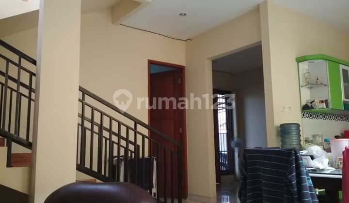 Rumah Bagus 2 Lantai Siap Huni Lingkungan Tenang
