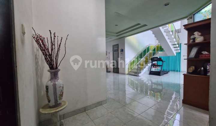 Rumah Rapi Cantik 2 Lantai Sunter Danau 2