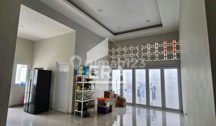 Hook House Ifolia Fully Renovated Ready to Live In