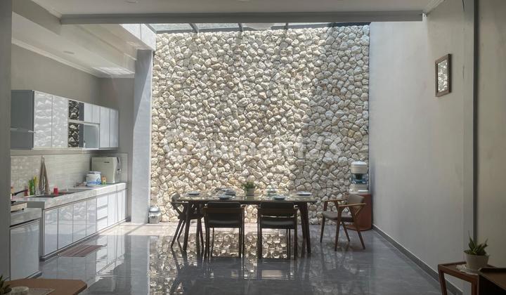 Rumah 2,5 Lantai Furnished Pulo Asem, Jaktim 1