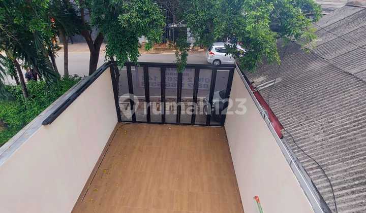 For Rent, Nice 4-Story Shop House Suitable for Office Use 2