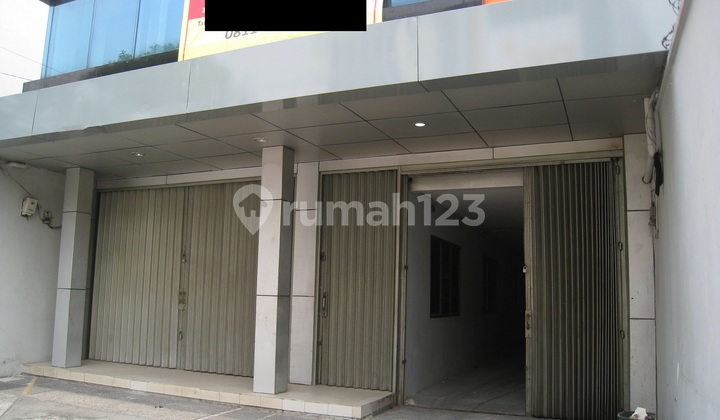 For Rent Strategic Office or Shop House Commercial Zone Floor in Utan Kayu Matraman East Jakarta