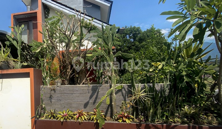 Rumah dengan Pemandangan Pegunungan di Ungaran Barat (A3202) 1