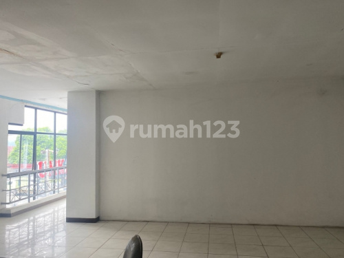 Ruko 3 Lantai Cocok untuk Usaha di Banyumanik (A0200) 1