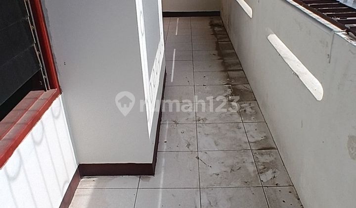 2-Storey Shop House Ready to Use and Suitable for Business in Kendal (A3876) 2