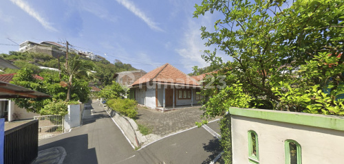 Rumah Butuh Renovasi dengan Halaman Luas di Candisari (A3569) 2