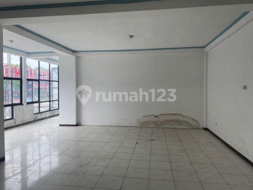 Ruko 3 Lantai Cocok untuk Usaha di Banyumanik (A0200) 2
