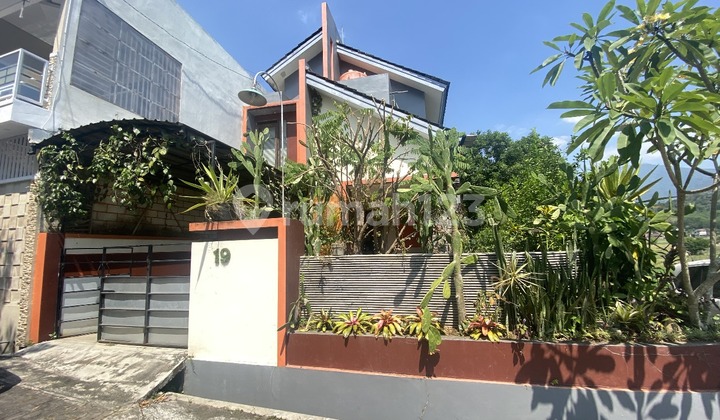 Rumah dengan Pemandangan Pegunungan di Ungaran Barat (A3202) 2