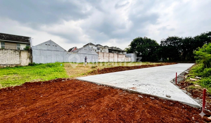 Jatiasih Dalam Plot in Residential Area with Car Access, Flood-Free