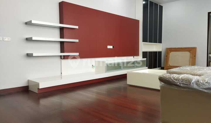 Eksklusif, Rumah Elegan , Full Furnished Di Tatar Rambut Kasih, Kota Baru Parahyangan. Eksklusif, Rumah Elegan , Full Furnished Di Tatar Rambut Kasih, Kota Baru Parahyangan.