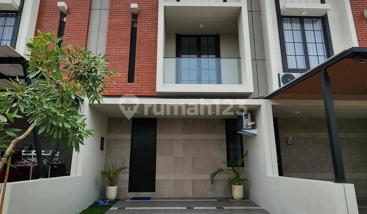 Disewakan Rumah Baru 2 Lantai di Pantai Mentari Hamilton