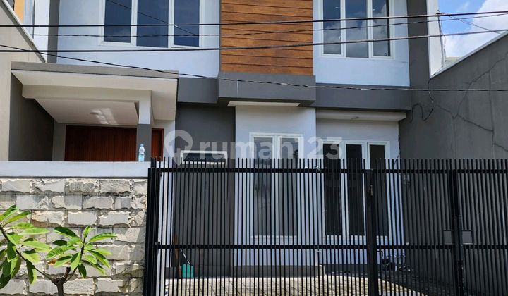 For Sale 2-Story House in Panjang Jiwo 1
