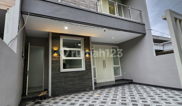 For Sale New 2-Storey House in Manyar Tirtoyoso 2