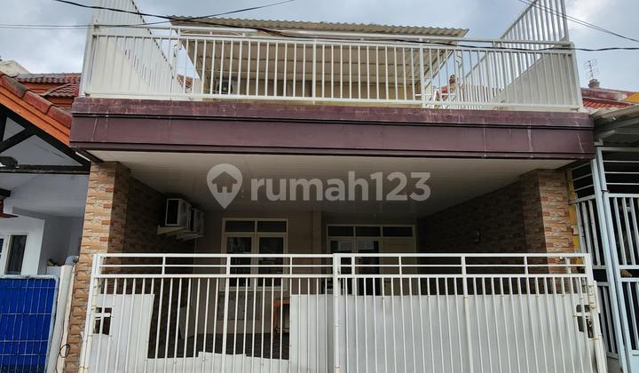 Disewakan Rumah 2 Lantai di Pantai Mentari Surabaya Timur