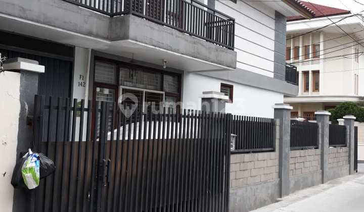 Rumah di Duri Kepa. Lokasi Strategis Deket Jalan Utama