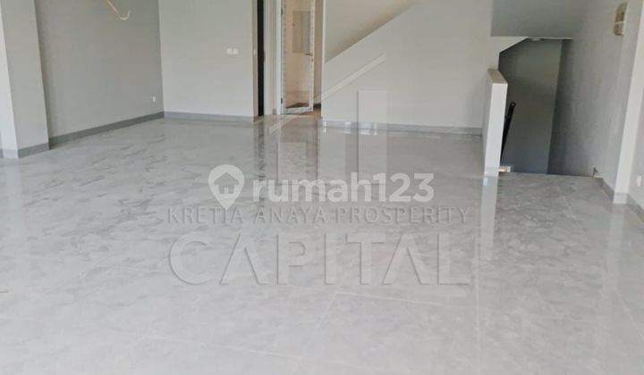 Ready-to-Use Vacant Shophouse with Strategic Location in the Heart of Bandung City Near Bandung Station 2