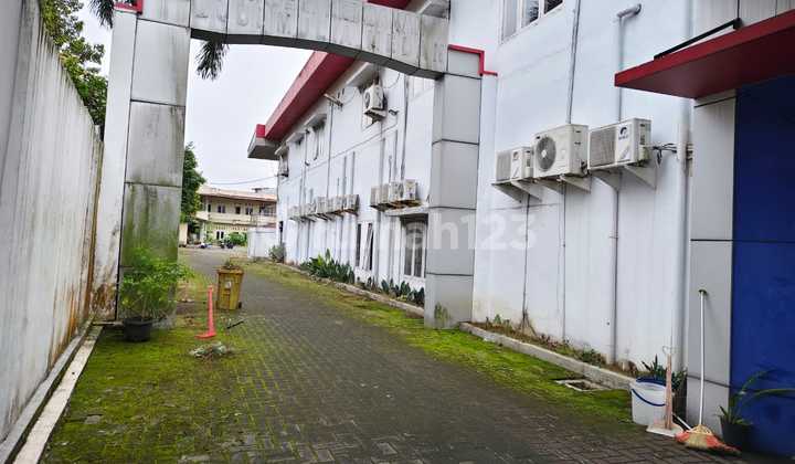 Ruang Usaha Dijual di Dekat STIT AR RAUDLATUL HASANAH | Rumah123