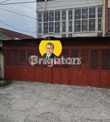 Ruko Gandeng Dua Pinggir Jalan Ruko Gandeng Dua Pinggir Jalan