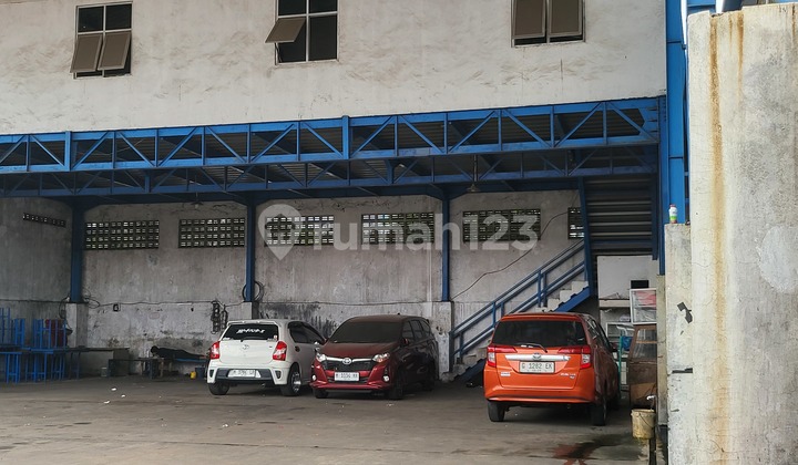 Gudang Parkiran Bus Banyumanik, Langsung Jalan Utama Gudang Parkiran Bus Banyumanik, Langsung Jalan Utama