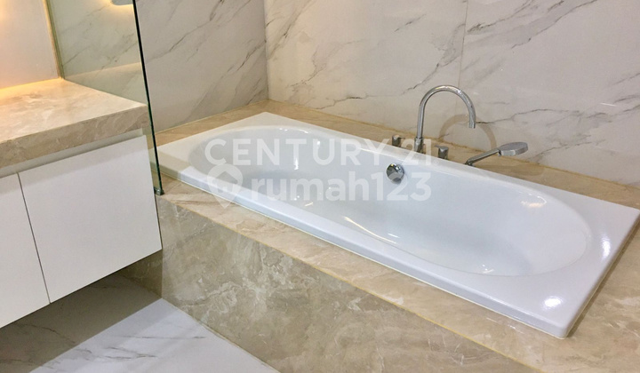 Rumah di Graha Candi Golf Bagus Full Renovasi Jawa Tengah, Semarang, Jangli Lantai, SHM 2