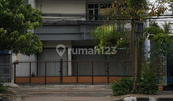 Rumah Tinggal dan Kantor di Pusat Kota Semarang Sangat Ramai 1