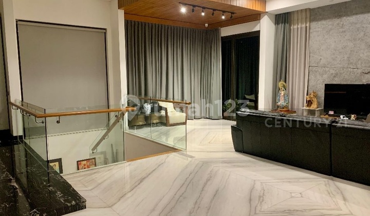 Rumah Mewah  Hook SHM Full Marmer di Candi Golf, Semarang 1