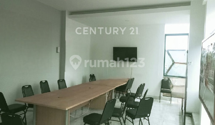 Ruko 3 Lantai Parkir Luas di Tengah Kota, Peterongan Semarang 1