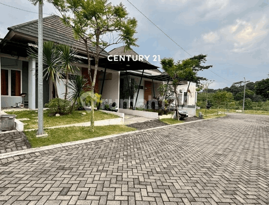 Rumah Modern SHM Semi Furnished di BSB Village Semarang 1