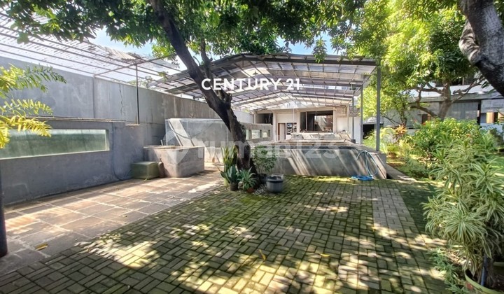 Ruko Luas SHM Cocok untuk Tempat Usaha Strategis di Gajah Raya 2