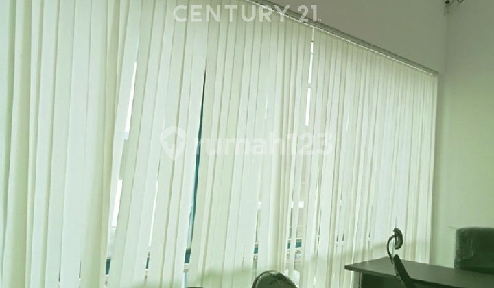 Ruko 3 Lantai Parkir Luas di Tengah Kota, Peterongan Semarang 2