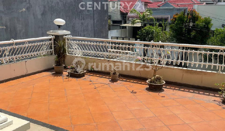 Rumah 3 Lantai 2 Fasad & Rooftop SHM 3 Menit ke UNDIP Tembalang 2