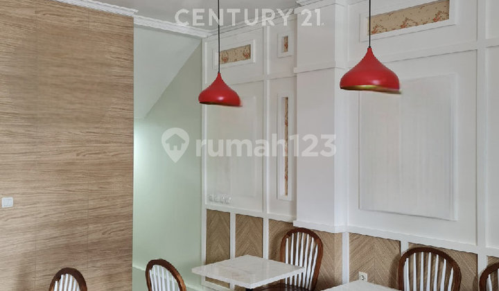 Ruko 3 Lantai Strategis Siap Pakai, Cocok untuk Resto di Seteran 1