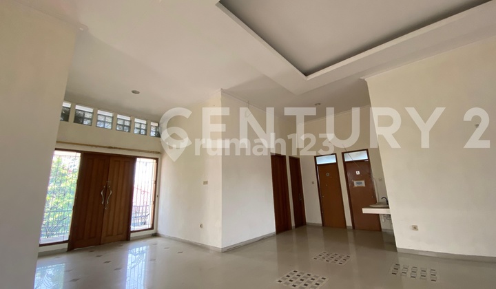 Ruko 600m2 2 Lantai Strategis dengan Mess di Jl. Halmahera 2