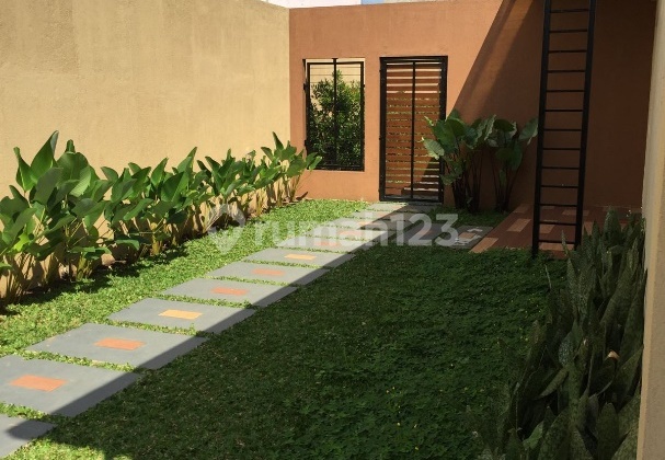 Rumah Bagus SHM Dekat AKPOL di Candisari, Semarang 1