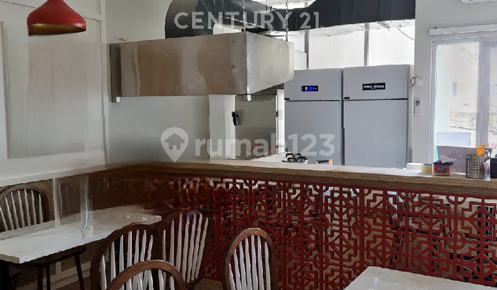 Ruko 3 Lantai Strategis Siap Pakai, Cocok untuk Resto di Seteran 2