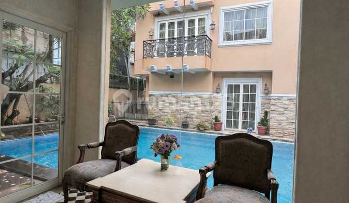 Dijual Rumah Mewah di Beverly Golf Lippo Karawaci Furnished Ada Swimming Pool