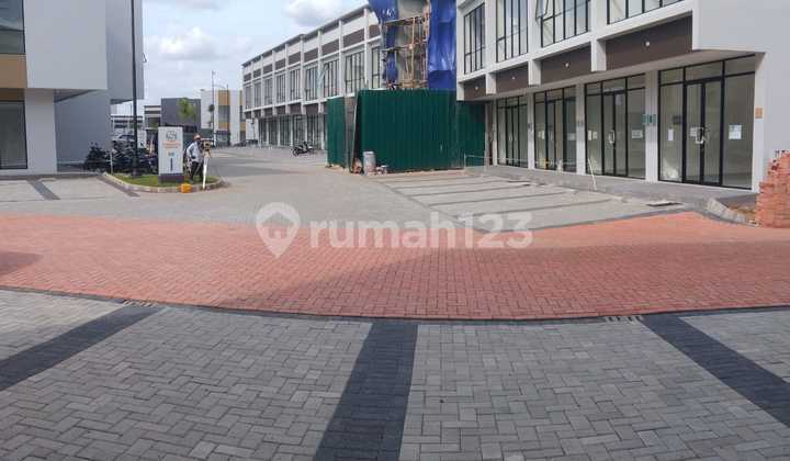 For Rent: Brand New 3-Unit Row Shophouses in Sorrento Grande West Gading Serpong