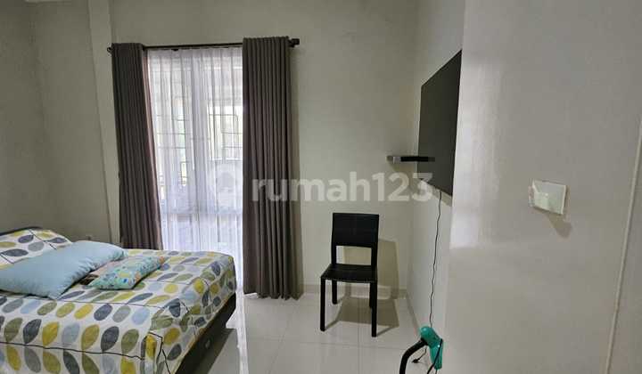 For Sale, House in Neat Condition and Ready to Occupy at The Icon Cluster Western Cosmo, BSD City. 2