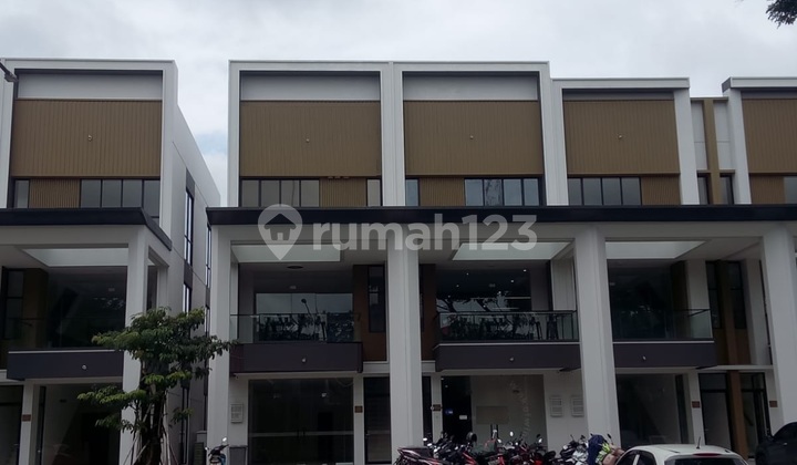 Disewakan Ruko Komersial Modern di Menteng Studio Loft 3 Lantai Hoek Siap Pakai