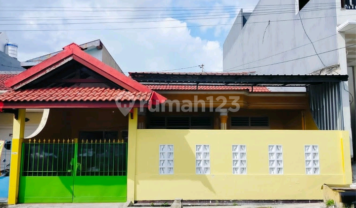 Rumah di Darmo Harapan Indah