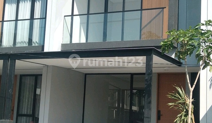 RUMAH ATTIC NORTHWEST CENTRAL