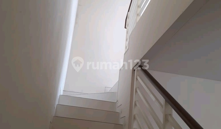 Rumah Di Royal Residence Wiyung Surabaya Barat