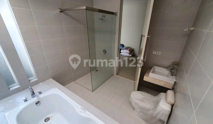 Dijual Rumah Minimalis Greenlake Citraland Surabaya Barat 2