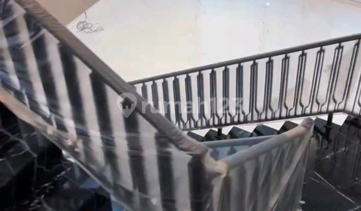 Dijual Rumah Mewah Ciamikk di Citraland Utama Cluster Depan 2