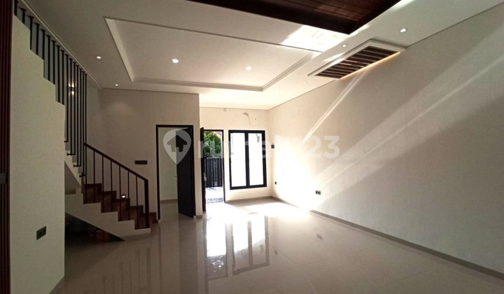 Rumah Mewah Bagus Dalam Komplek di Rawamangun 2